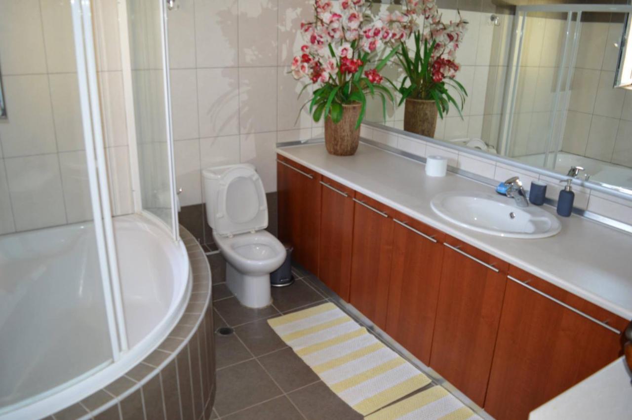 Villa Avatos - Near To The Port Of Rafina And The Airport Of Athens Agios Spyridon  Exterior foto